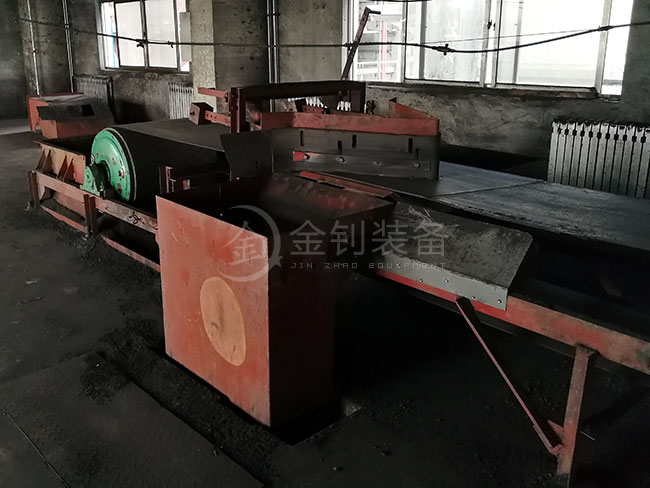 可變槽角犁式卸料器
